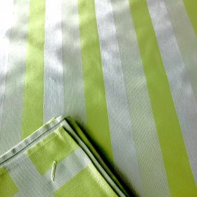 nappe Blanquette pistache ici avec serviette Raviole pistache  fabriqué et tissé en France pur coton