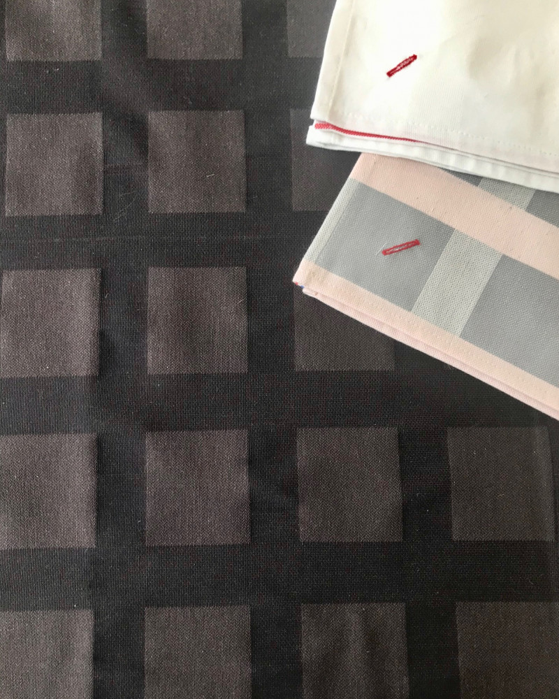 MARRON SOMBRE ICI NAPPE + SERVIETTE  fabriqué et tissé en France pur coton