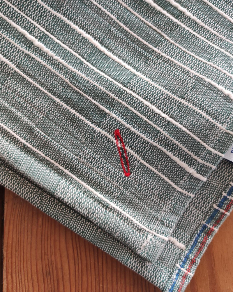 detail boutonniere nappe unie Dauphinoise 100% coton made in France detail boutonniere nappe unie Dauphinoise 100% coton made in France