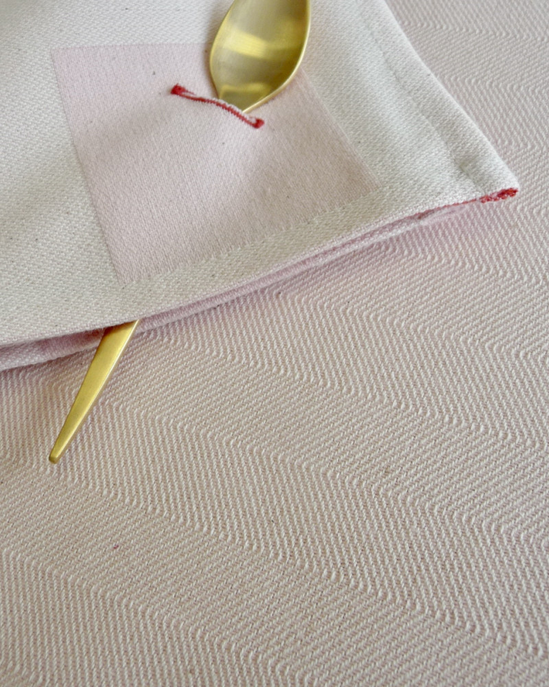 torchon motif chevron POULE AU POT rose poudre - 100% coton - tissé et fabriqué en France torchon motif chevron POULE AU POT rose poudre - 100% coton - tissé et fabriqué en France