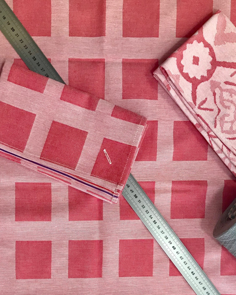 coton tisse et fabriqué en France coloris fraise raviole coton tisse et fabriqué en France coloris fraise raviole