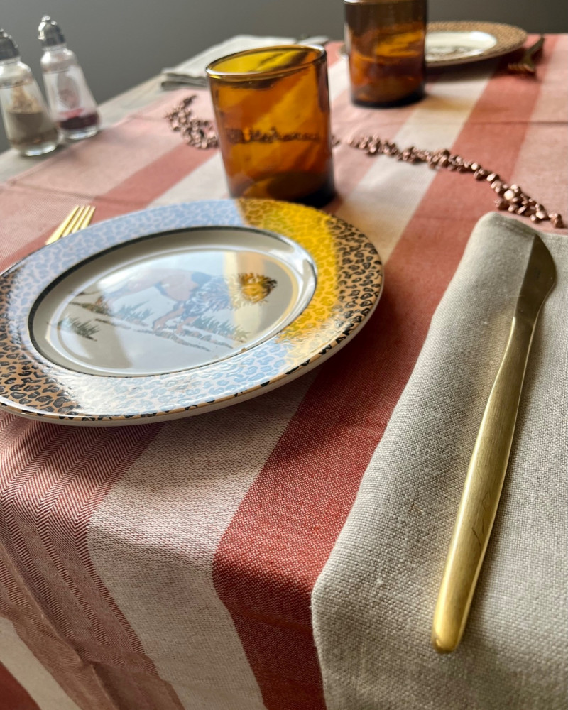 cuivre fabriqué et tissé en France pur coton - ici avec une serviette Lin naturel brut cuivre fabriqué et tissé en France pur coton - ici avec une serviette Lin naturel brut