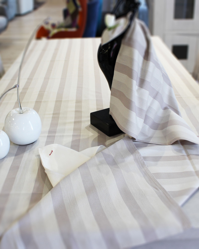 nappe BLANQUETTE beige tissé et fabriqué en France nappe BLANQUETTE beige tissé et fabriqué en France
