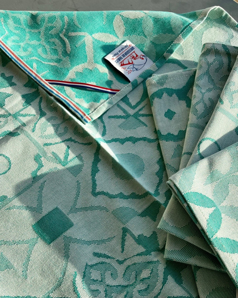 torchon motif Carreau Ciment coloris menthe - jacquard tissé et confectionné en France - 100 % coton torchon motif Carreau Ciment coloris menthe - jacquard tissé et confectionné en France - 100 % coton