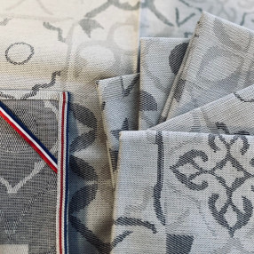 torchon motif Carreau Ciment coloris gris et beige - jacquard tissé et confectionné en France - 100 % coton