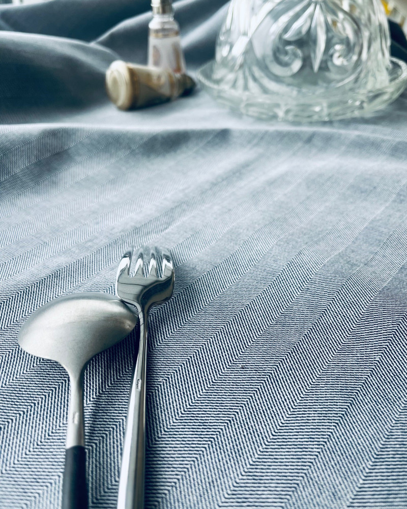 chevrons Poule au Pot bleu jean 100 % coton tissé et fabriqué en France chevrons Poule au Pot bleu jean 100 % coton tissé et fabriqué en France