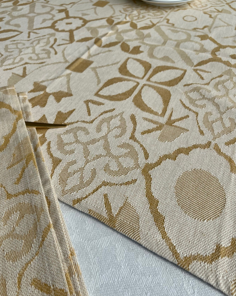 CARREAU CIMENT DORE - TISSE ET FABRIQUE EN FRANCE - ICI AVEC SA SERVIETTE ASSORTIE CARREAU CIMENT DORE - TISSE ET FABRIQUE EN FRANCE - ICI AVEC SA SERVIETTE ASSORTIE