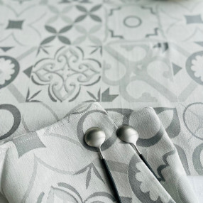 torchon motif Carreau Ciment coloris GRIS PERLE- jacquard tissé et confectionné en France - 100 % coton