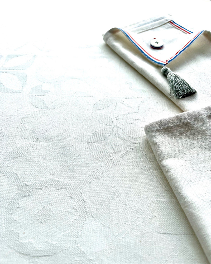 Ciment Blanc ici avec serviettes assorties - tissé et fabriqué en France Ciment Blanc ici avec serviettes assorties - tissé et fabriqué en France