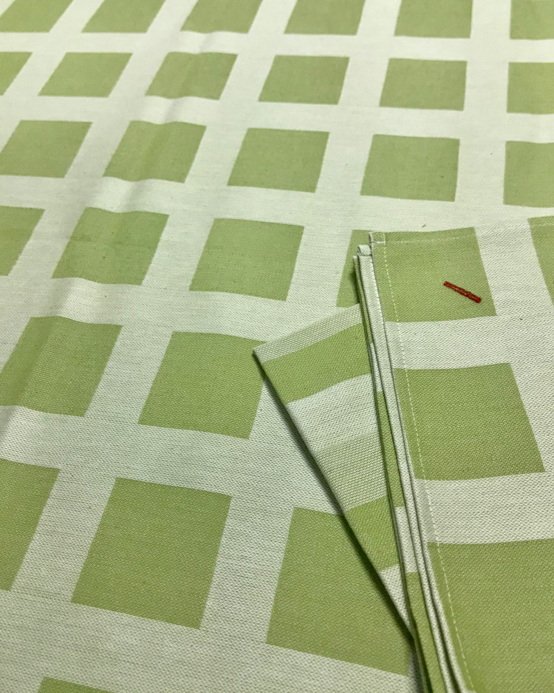 motif raviole VERT OLIVE ici avec sa serviette assortie et serviette blanquette - fabriqué et tissé en France pur coton motif raviole VERT OLIVE ici avec sa serviette assortie et serviette blanquette - fabriqué et tissé en France pur coton