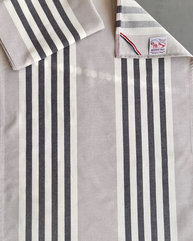 Torchon Yvonne - 100% coton - Fabriqué en France - ici bleu & beige Torchon Yvonne - 100% coton - Fabriqué en France - ici bleu & beige