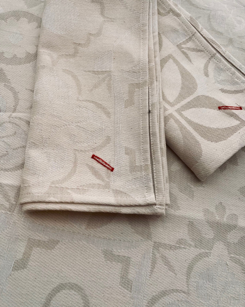 ici serviette ciment beige et blanc - tissé et confectionné en France ici serviette ciment beige et blanc - tissé et confectionné en France