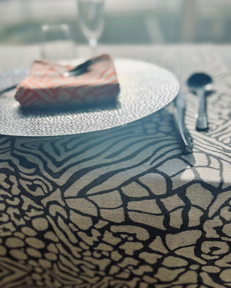 Chemin de table noir  SAVANE - jacquard -100 % coton