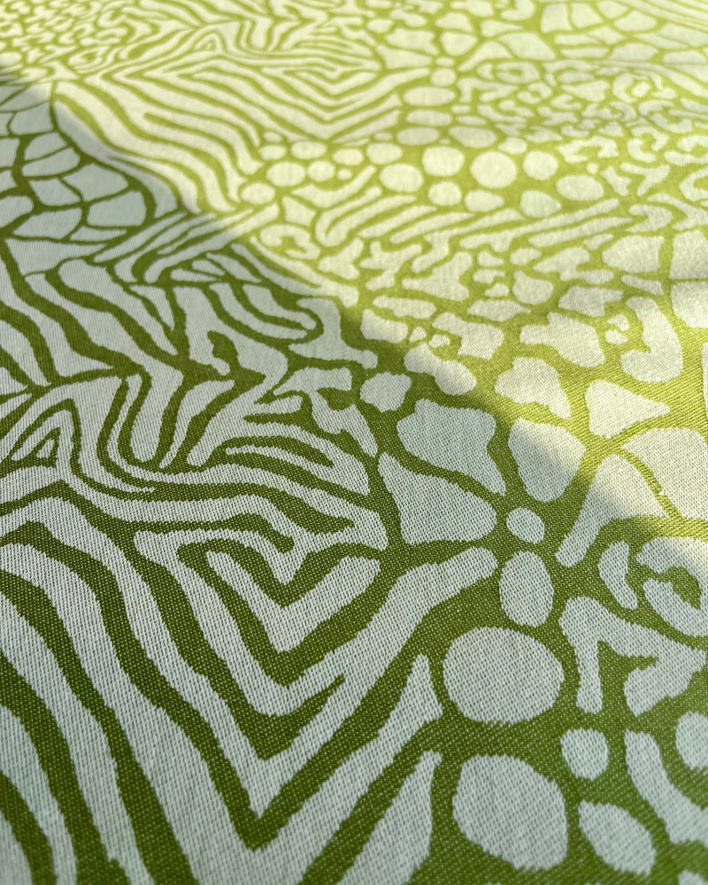 Chemin de table vert olive SAVANE - jacquard -100 % coton